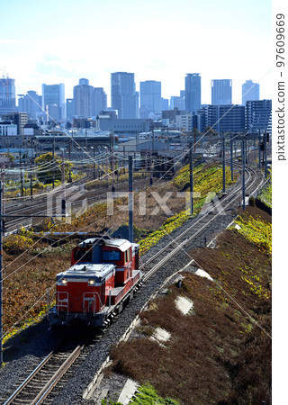北方貨運專線DD511183型內燃機車 北方貨運專線DD511183型內燃機車 97609669