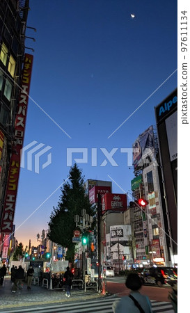 Shinjuku and the night sky Shinjuku and the night sky 97611134