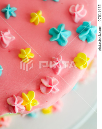 pink 5th anniversary birthday frosted icing dripping cake on white background pink 5th anniversary birthday frosted icing dripping cake on white background 97611485