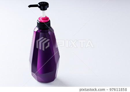 Purple shampoo bottle | right space 97611858