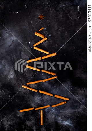 cinnamon rolls shaped like a xmas tree 97615411