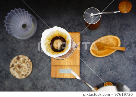 咖啡手衝咖啡HARIO V60萃取鳥瞰圖 97619720