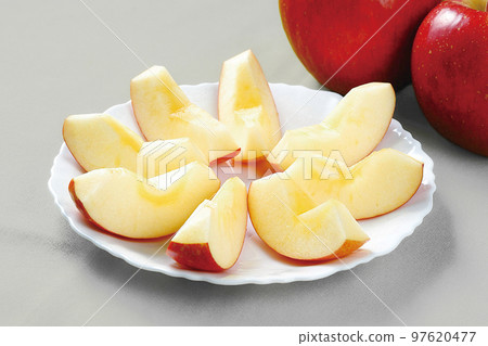 切蘋果圖像 97620477