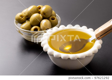 Olive oil (extra virgin olive oil) Olive oil (extra virgin olive oil) 97621292