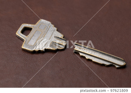 broken old key 97621809