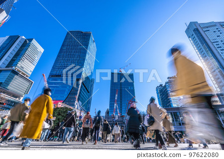 東京城市景觀，日本年底繁忙的澀谷。外國人一個接一個...終於6樓...新年的希望之光...=23rd 97622080
