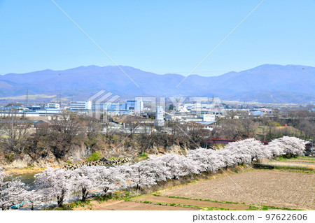 Overlooking the Haneda Industrial Park (Tomi City, Nagano Prefecture) [April 2022] 97622606