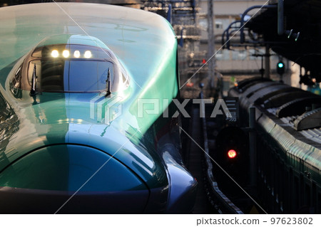 Shinkansen Hayabusa leading car Tohoku Shinkansen Hayabusa departing from Tokyo Station Shinkansen Hayabusa leading car Tohoku Shinkansen Hayabusa departing from Tokyo Station 97623802