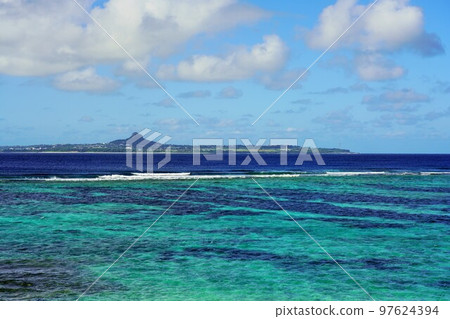 The beautiful sea of Okinawa (Ie Island seen from Emerald Beach) The beautiful sea of Okinawa (Ie Island seen from Emerald Beach) 97624394