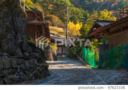 赤澤宿鵝卵石路的風景 97625336
