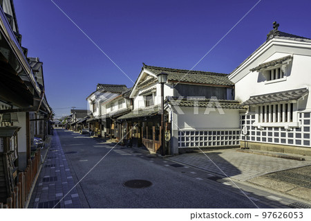 兵庫縣丹波筱山市丹波筱山河原町妻入商會 97626053