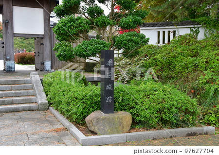 Honjo Castle 02 Honjo Castle 02 97627704