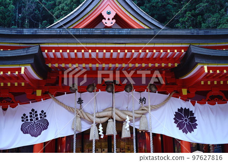 Kanazakura Shrine, Kinzakura Shrine, Yamanashi Prefecture, Shosenkyo, Kanazakura, tree, sacred tree, shrine, jinja, torii, main shrine, red, building, sky 97627816