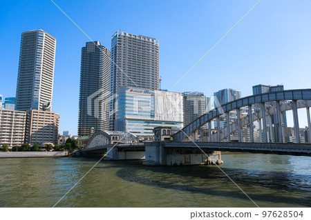 東京中央區勝哄橋和隅田川 97628504