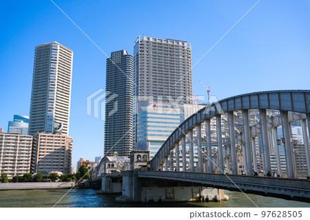 東京中央區勝哄橋和隅田川 97628505