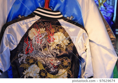 來自服裝店的 Sukajan 日本紀念品 97629674