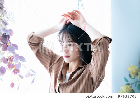 woman with tattoo woman with tattoo 97633705