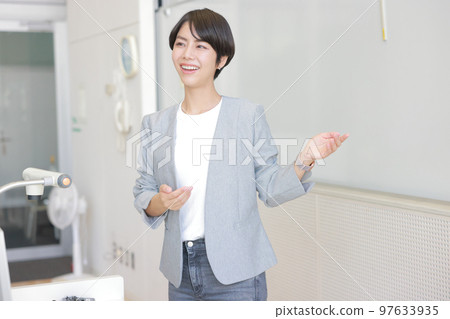 演講室_講師用手勢說話_3 演講室_講師用手勢說話_3 97633935