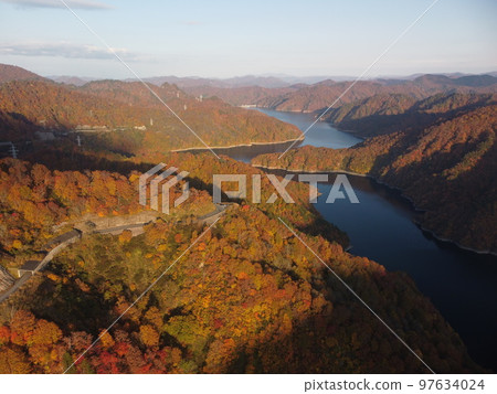 Aerial view of the autumn leaves of Lake Tagokura Aerial view of the autumn leaves of Lake Tagokura 97634024