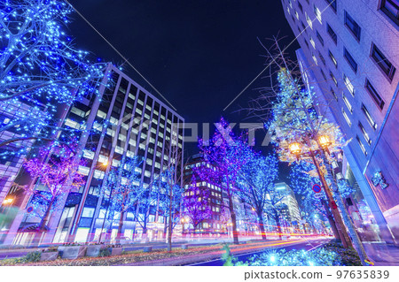 禦堂筋的照明，大阪的夜景 97635839