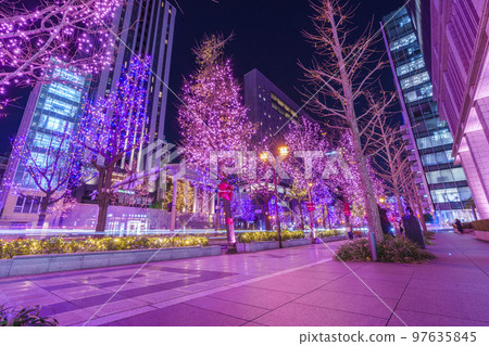 禦堂筋的照明，大阪的夜景 97635845