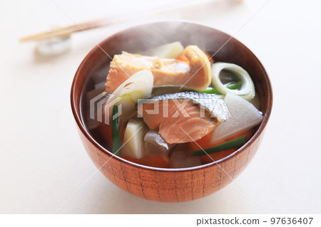 Hokkaido's local cuisine, Sanpeijiru 97636407