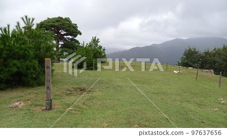 雨中的竹田城南二之丸 97637656