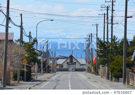 斜坡盡頭以風花灣為背景的岐阜站車站大樓 97638807