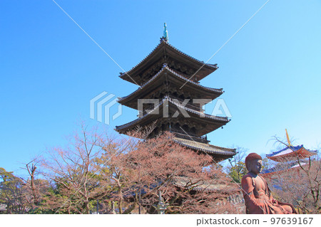 Scenery of the five-storied pagoda of Yagatoyama Kosho-ji Temple in Nagoya 97639167