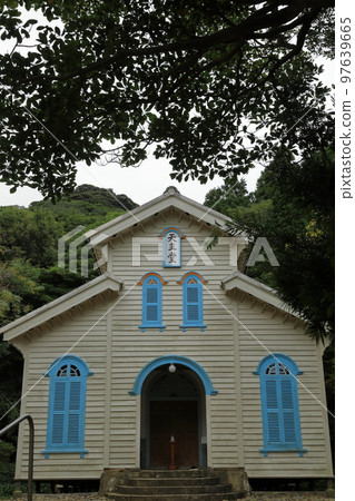 奈留島江上天主堂世界文化遺產教堂一景 97639665