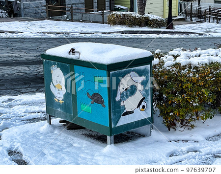 cute trash can cute trash can 97639707