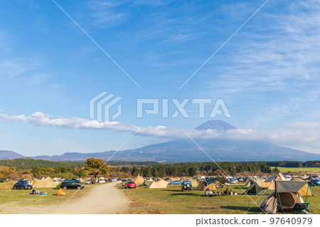 可以看到富士山的“靜岡縣”汽車露營地 97640979