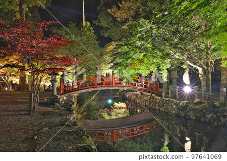 【大峰山龍泉寺(秋葉)(點燈)】奈良縣吉野郡田川村堂川 【大峰山龍泉寺(秋葉)(點燈)】奈良縣吉野郡田川村堂川 97641069