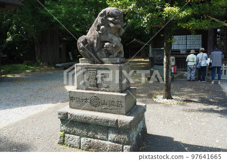 玉敷神社的狛犬【埼玉縣加須市】 玉敷神社的狛犬【埼玉縣加須市】 97641665