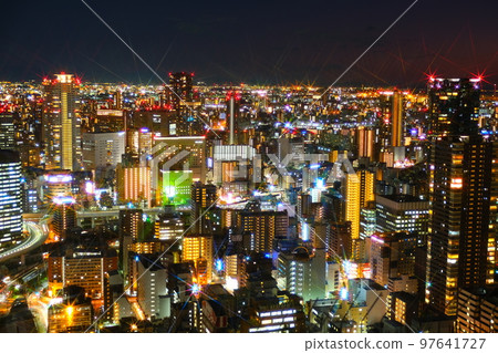從大阪梅田藍天大廈空中花園看夜景 97641727
