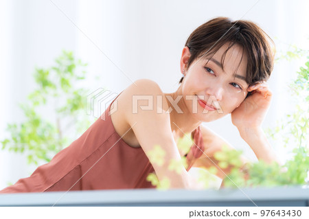 女性美容美容UV護理護膚客廳 97643430