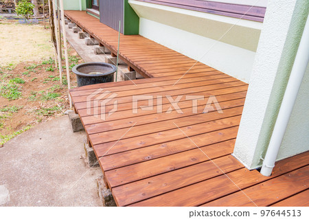 完成住宅木甲板的DIY改造（恢復） 97644513