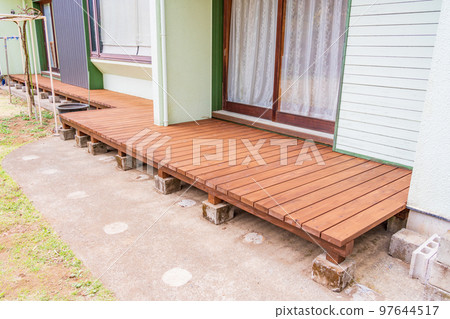 完成住宅木甲板的DIY改造（恢復） 97644517