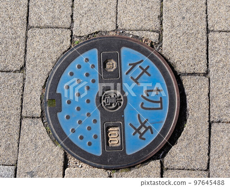 gate valve lid in urban area 97645488