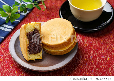 迴轉燒和茶 97646348