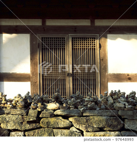 石牆 石牆 97648993