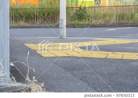 Road intersection 97650315