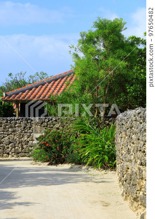 Taketomi Island: Red-tiled roof house 97650482