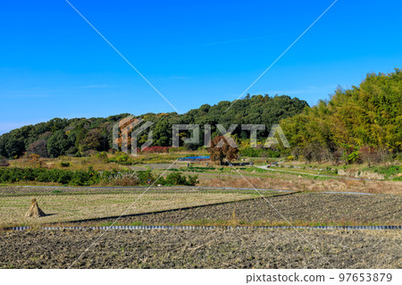 November 25, 2022 Autumn leaves Yamanobe Road From Oaza Anashi to Emperor Keiko Yamabe Michijo Yamato Aogaki Quasi-National Park November 25, 2022 Autumn leaves Yamanobe Road From Oaza Anashi to Emperor Keiko Yamabe Michijo Yamato Aogaki Quasi-National Park 97653879