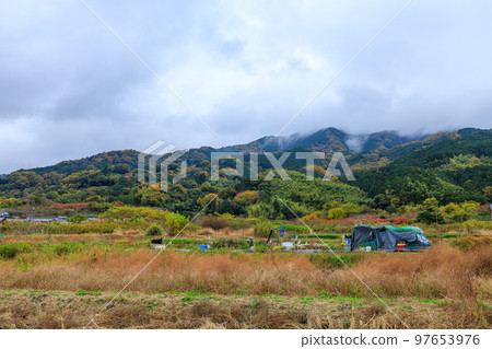 November 21, 2022 Yamanobe Road Mt. Ryuo with clouds and autumn leaves Yamato Aogaki Quasi-National Park 97653976