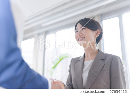  企業形象 97654413