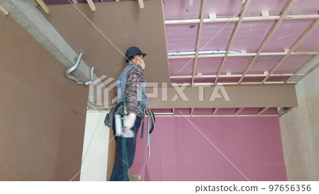 室內高爾夫球場建設、木工、木材、工作 97656356