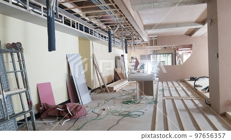 室內高爾夫球場建設、木工、木材、工作 室內高爾夫球場建設、木工、木材、工作 97656357