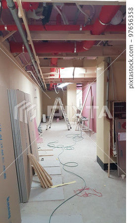 室內高爾夫球場建設、木工、木材、工作 室內高爾夫球場建設、木工、木材、工作 97656358