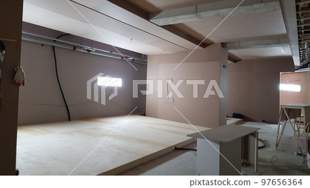 室內高爾夫球場建設、木工、木材、工作 室內高爾夫球場建設、木工、木材、工作 97656364
